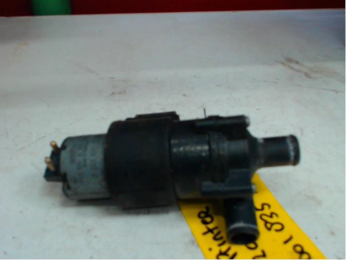 Begagnade Extra vattenpump Mercedes Sprinter 3t (903) 308 CDI 16V Pris € 24,99 Marginaltabell erbjuds av Tijdeman Mercedes Onderdelen