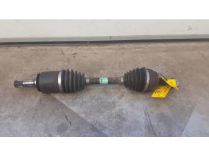 Used Front drive shaft, left Mercedes ML I (163) 270 2.7 CDI 20V Price on request offered by Tijdeman Mercedes Onderdelen