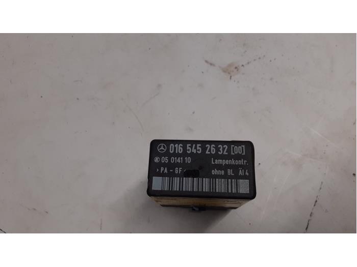 Relay from a Mercedes-Benz Vito (638.1/2) 2.3 108D 1998
