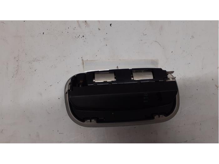 Begagnade PDC-panel Mercedes CLK (R208) 3.2 320 V6 18V Pris € 25,00 Marginaltabell erbjuds av Tijdeman Mercedes Onderdelen