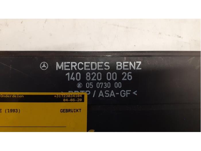 Módulo de confort de un Mercedes-Benz S (W140) 2.8 S 280 24V 1993