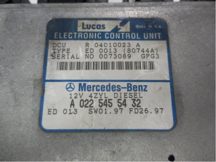Engine management computer from a Mercedes-Benz C (W202) 2.2 C-220 D 16V 1996