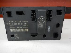 Używane Modul centralnego zamka Mercedes Vito (639.7) 2.2 115 CDI 16V Cena € 55,66 Z VAT oferowane przez Tijdeman Mercedes Onderdelen