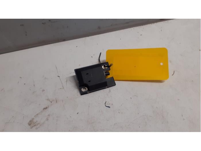 Usagé Antenne bluetooth Mercedes SLK (R171) 1.8 200 K 16V Prix sur demande proposé par Tijdeman Mercedes Onderdelen