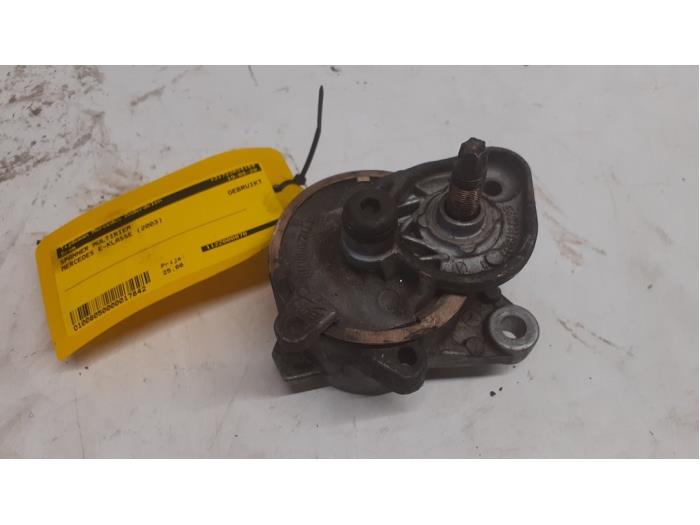 Usados Tensor correa múltiple Mercedes E (W211) 2.6 E-240 V6 18V Precio € 25,00 Norma de margen ofrecido por Tijdeman Mercedes Onderdelen