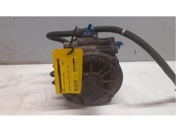 Gebrauchte Dynamo Mercedes ML I (163) 270 2.7 CDI 20V Preis € 100,00 Margenregelung angeboten von Tijdeman Mercedes Onderdelen