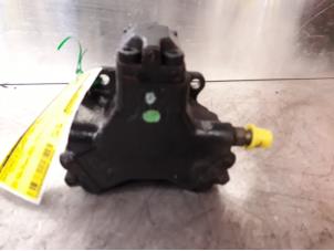 Usados Bomba de gasolina mecánica Mercedes A (W168) 1.7 A-170 CDI 16V Precio € 100,00 Norma de margen ofrecido por Tijdeman Mercedes Onderdelen