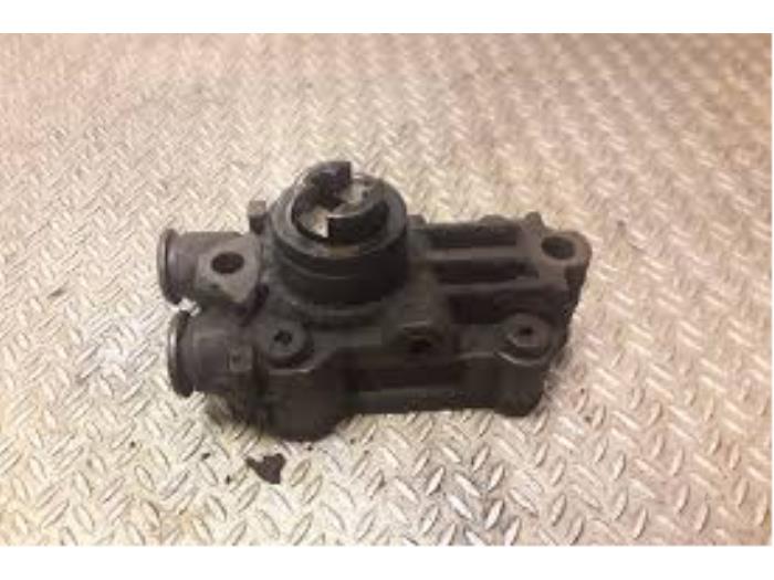 Begagnade Boosterpump Mercedes Sprinter 3t (903) 308 CDI 16V Pris € 36,30 Inklusive moms erbjuds av Tijdeman Mercedes Onderdelen