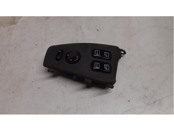 Usados Interruptor de ventanilla eléctrica Mercedes Sprinter 3t (903) 308 CDI 16V Precio € 36,30 IVA incluido ofrecido por Tijdeman Mercedes Onderdelen