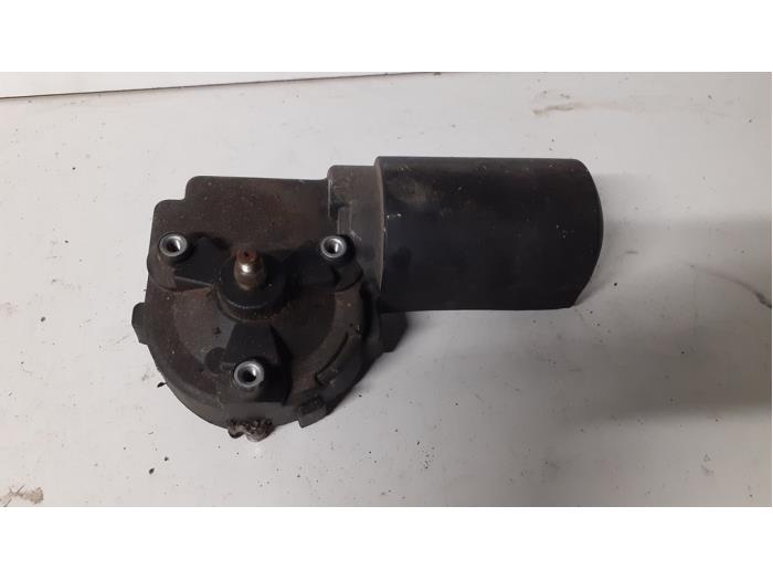 Front wiper motor from a Mercedes-Benz E (C124) 3.0 300 CE 24V 1991