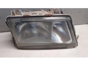 Used Headlight, right Mercedes Sprinter 2t (901/902) 212D Price on request offered by Tijdeman Mercedes Onderdelen