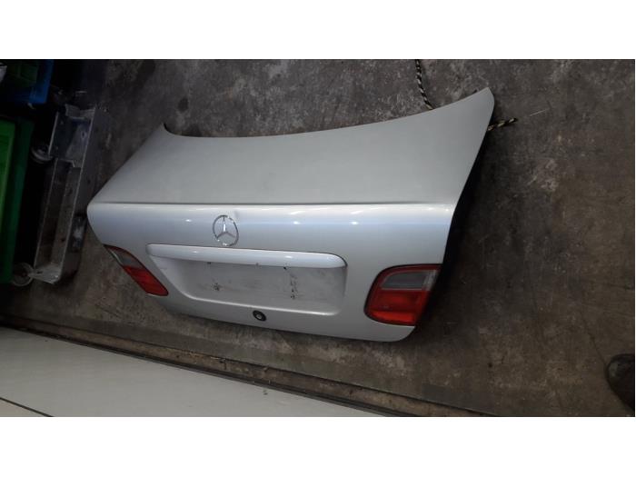Hayon arrière d'un Mercedes-Benz CLK (W208) 2.0 200 16V 1999