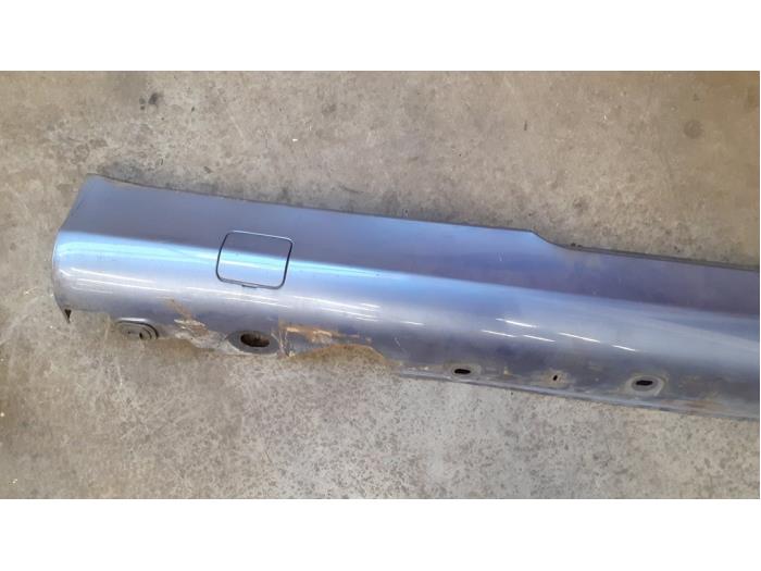 Side skirt, right from a Mercedes-Benz CLK (W208) 2.0 200K 16V 1999