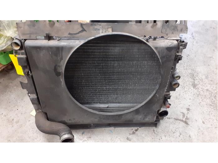 Usagé Radiateur Mercedes Vito (639.6) 2.2 109 CDI 16V Prix € 60,50 Prix TTC proposé par Tijdeman Mercedes Onderdelen