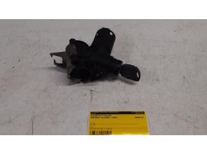 Used Ignition lock + key Mercedes A (W168) 1.4 A-140 Price on request offered by Tijdeman Mercedes Onderdelen
