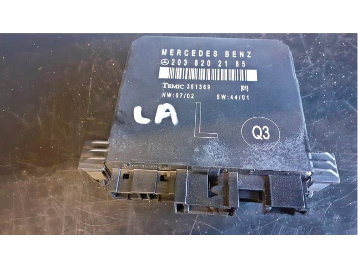 Używane Modul Comfort Mercedes C Combi (S203) 1.8 C-180K 16V Cena € 30,00 Procedura marży oferowane przez Tijdeman Mercedes Onderdelen