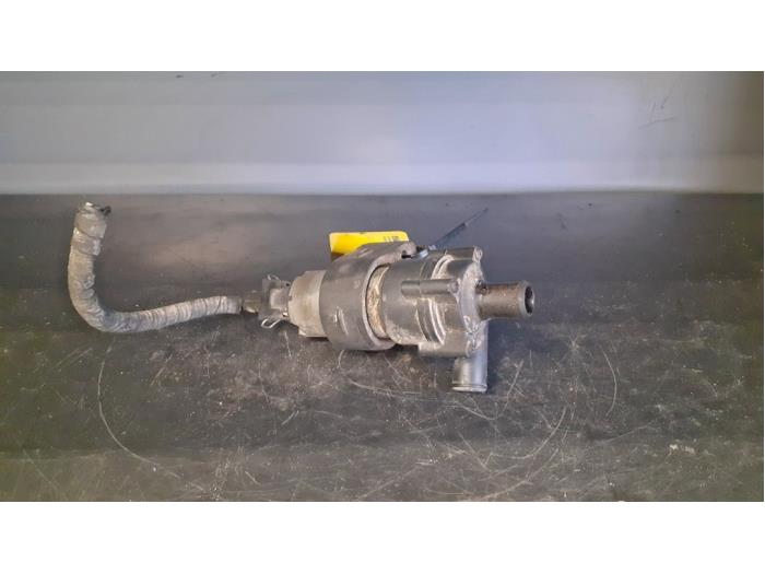 Begagnade Vattenpump Mercedes ML I (163) 270 2.7 CDI 20V Pris € 35,00 Marginaltabell erbjuds av Tijdeman Mercedes Onderdelen