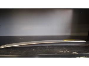 Gebrauchte Zierleiste Mercedes SLK (R170) 2.0 200 16V Preis auf Anfrage angeboten von Tijdeman Mercedes Onderdelen