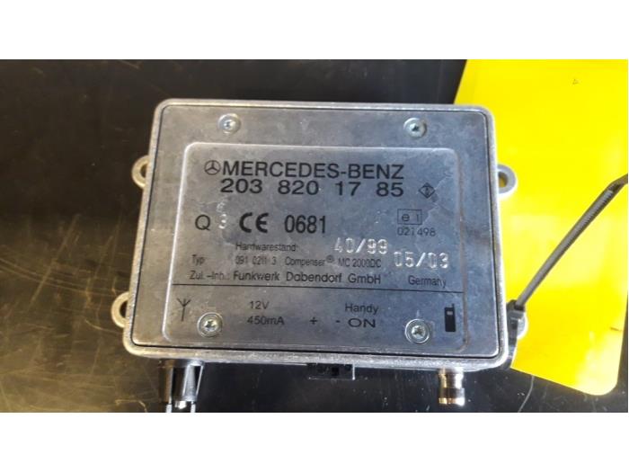 Phone module (miscellaneous) from a Mercedes-Benz CLK (W209) 2.6 240 V6 18V 2003