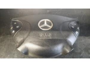 Usagé Airbag gauche (volant) Mercedes E Combi (S211) 2.2 E-220 CDI 16V Prix € 45,00 Règlement à la marge proposé par Tijdeman Mercedes Onderdelen