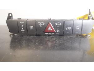 Used Panic lighting switch Mercedes ML II (164/4JG) 3.0 ML-280 CDI 4-Matic V6 24V Price on request offered by Tijdeman Mercedes Onderdelen