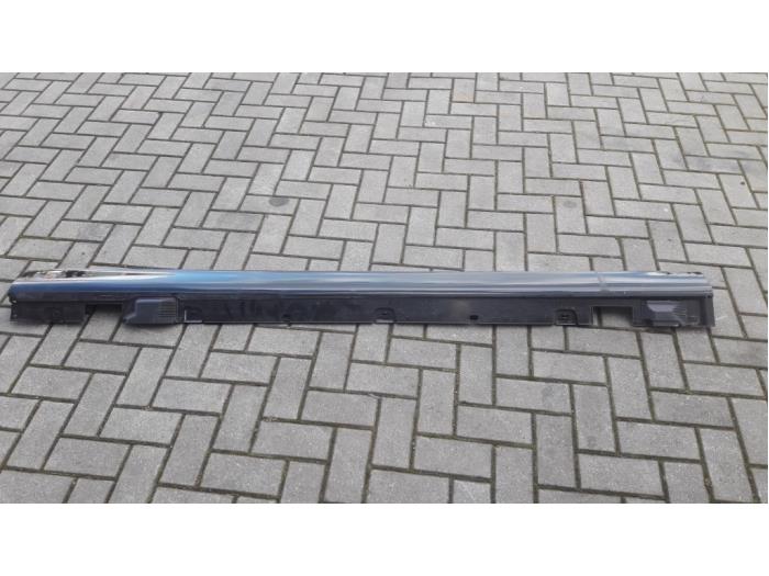 Side skirt, right Mercedes E Estate E-200 2.0 Turbo 16V - 2136901040