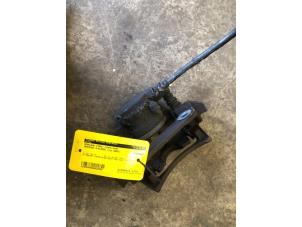 Used Front brake calliper, left Mercedes A (W169) 1.7 A-170 5-Drs. Price on request offered by Tijdeman Mercedes Onderdelen
