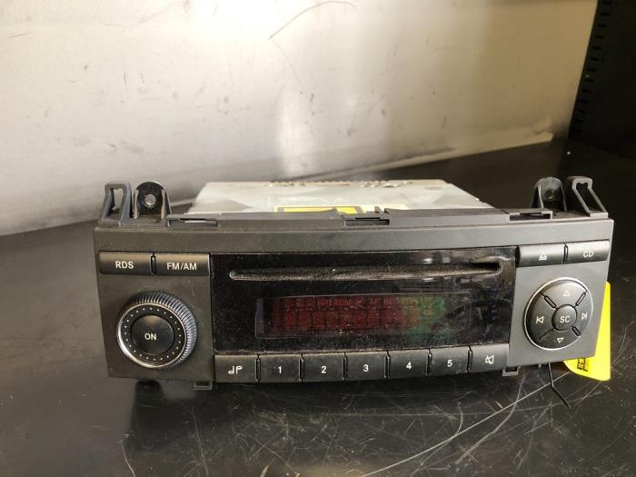 Radio z Mercedes-Benz A (W169) 1.7 A-170 3-Drs. 2004