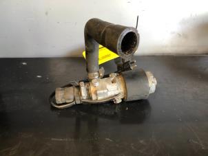 Used Additional water pump Mercedes 260SE-600SEL Price on request offered by Tijdeman Mercedes Onderdelen
