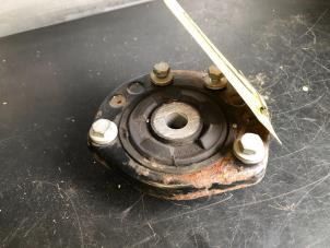 Used Lower shock absorber mount, outer left Mercedes Sprinter 3,5t (906.13/906.23) 309 CDI 16V Price on request offered by Tijdeman Mercedes Onderdelen