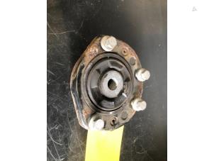 Used Lower shock absorber mount, outer right Mercedes Sprinter 3,5t (906.13/906.23) 309 CDI 16V Price on request offered by Tijdeman Mercedes Onderdelen