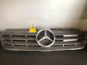 Used Grille Mercedes Vaneo (W414) 1.7 CDI 16V Price on request offered by Tijdeman Mercedes Onderdelen