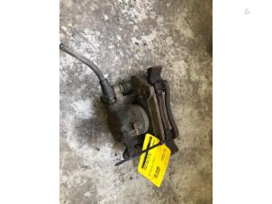 Used Front brake calliper, left Mercedes A (W168) 1.6 A-160 Price on request offered by Tijdeman Mercedes Onderdelen