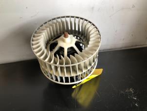 Used Heating and ventilation fan motor Mercedes Vaneo (W414) 1.7 CDI 16V Price on request offered by Tijdeman Mercedes Onderdelen