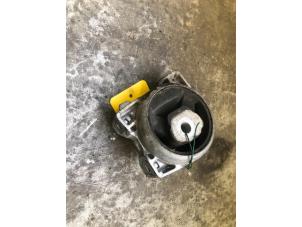 Used Engine mount Mercedes B (W245,242) 1.5 B-160 16V Price on request offered by Tijdeman Mercedes Onderdelen