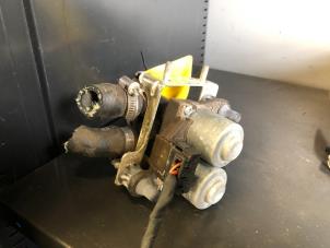 Used Electric heater valve Mercedes CLK (W208) 2.0 200 16V Price € 45,00 Margin scheme offered by Tijdeman Mercedes Onderdelen