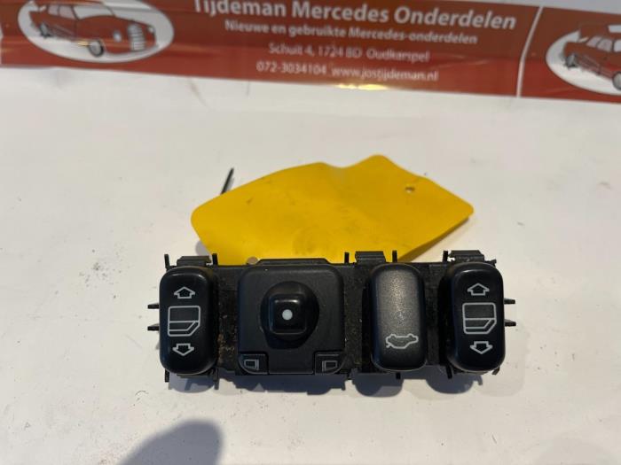 Electric window switch from a Mercedes-Benz CLK (W208) 2.0 200 16V 2000