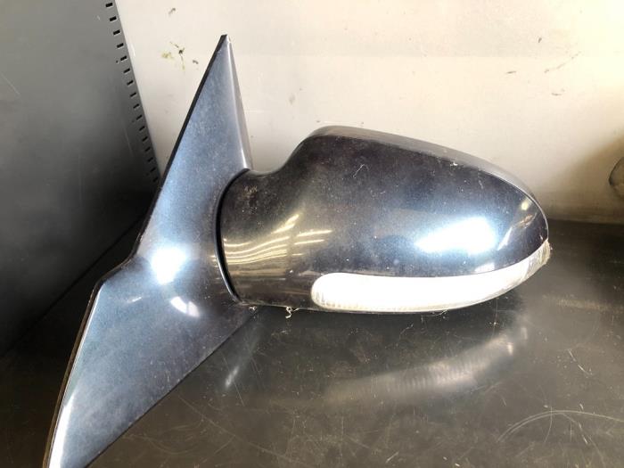 Wing mirror, left from a Mercedes-Benz CLK (W208) 2.0 200 16V 2000