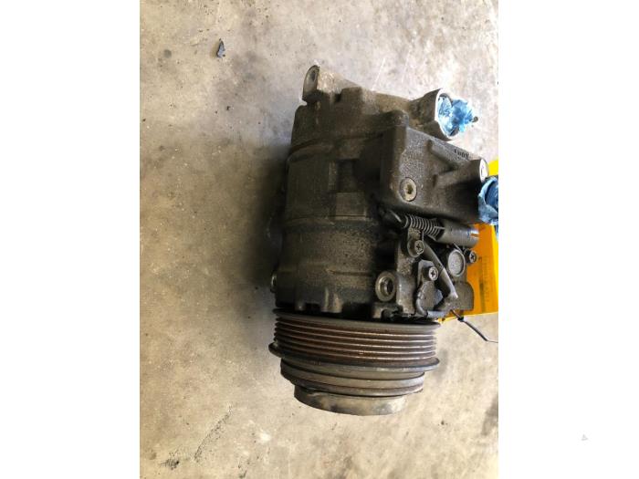 Air conditioning pump from a Mercedes-Benz CLK (W208) 2.0 200 16V 2000