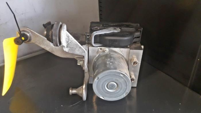 Begagnade ABS-pump Mercedes B (W245) 1.7 B-170 16V Pris € 75,00 Marginaltabell erbjuds av Tijdeman Mercedes Onderdelen