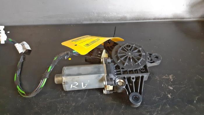 Usados Motor de ventanilla de puerta Mercedes Vito (639.7) 2.2 111 CDI 16V Precio de solicitud ofrecido por Tijdeman Mercedes Onderdelen