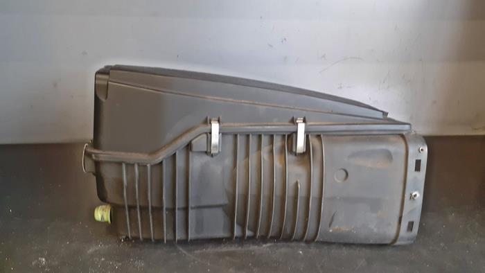 Gebrauchte Luftfiltergehäuse Mercedes C (W204) 2.2 C-200 CDI 16V Preis € 40,00 Margenregelung angeboten von Tijdeman Mercedes Onderdelen