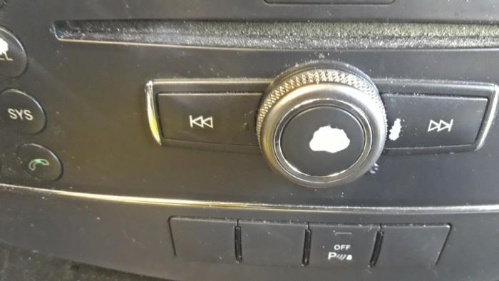 Radioodtwarzacz CD z Mercedes-Benz C (W204) 2.2 C-200 CDI 16V 2008