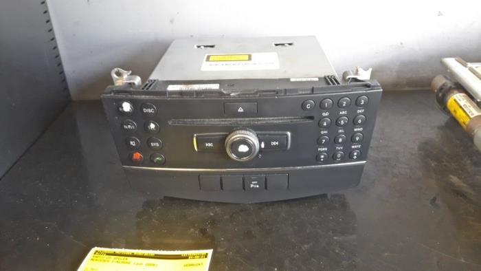 Radioodtwarzacz CD z Mercedes-Benz C (W204) 2.2 C-200 CDI 16V 2008