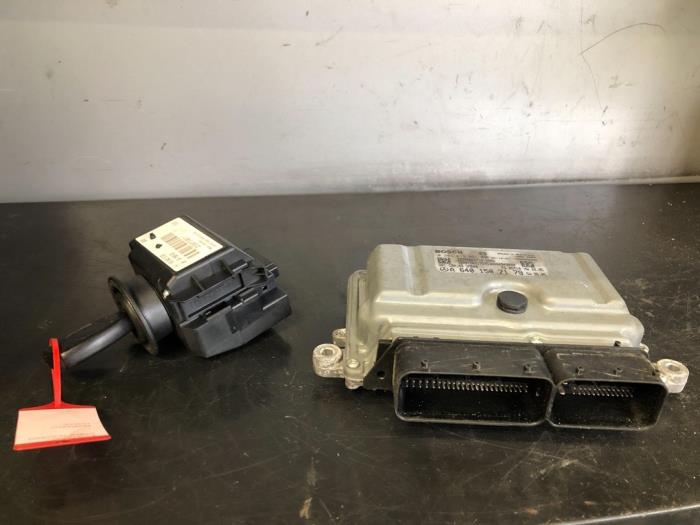 Used Ignition lock + computer Mercedes A (W169) 2.0 A-160 CDI 16V Price on request offered by Tijdeman Mercedes Onderdelen