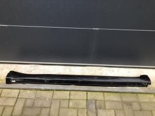 Used Side skirt, right Mercedes A (W169) 2.0 A-160 CDI 16V Price on request offered by Tijdeman Mercedes Onderdelen