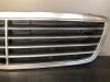 Grille from a Mercedes-Benz C Combi (S203) 2.2 C-220 CDI 16V 2007