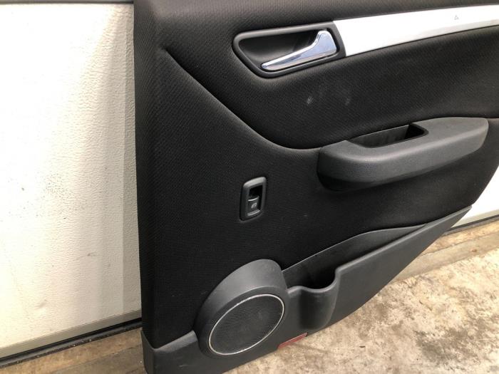 Türverkleidung 4-türig rechts hinten van een Mercedes-Benz B (W245) 2.0 B-200 CDI 16V 2008