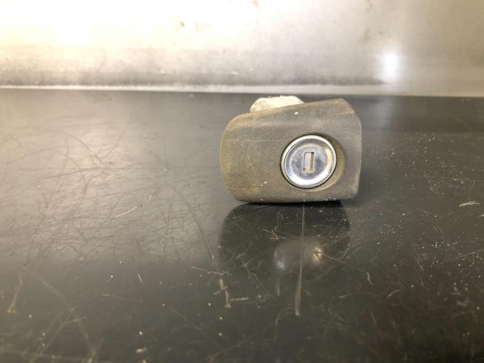 Door lock cylinder, left from a Mercedes-Benz SLK (R170) 2.0 200 16V 1997