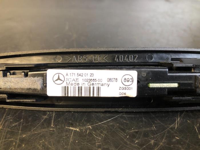 PDC Tafel van een Mercedes-Benz B (W245) 2.0 B-200 CDI 16V 2008